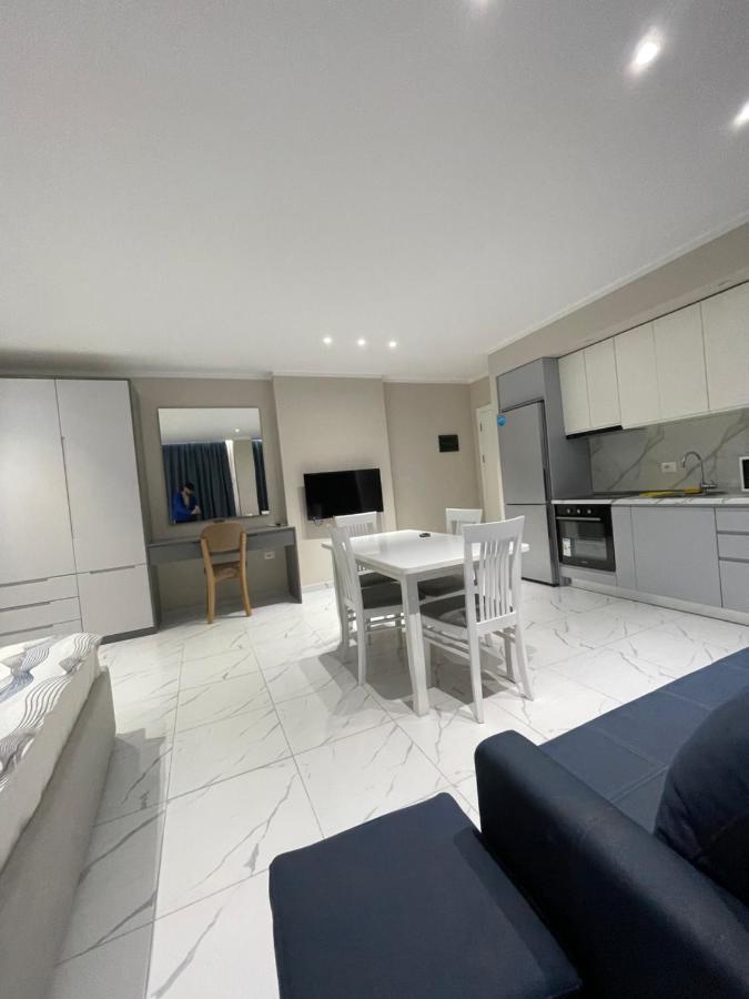 Modern Beachfront Apartments Sarandë Exteriér fotografie