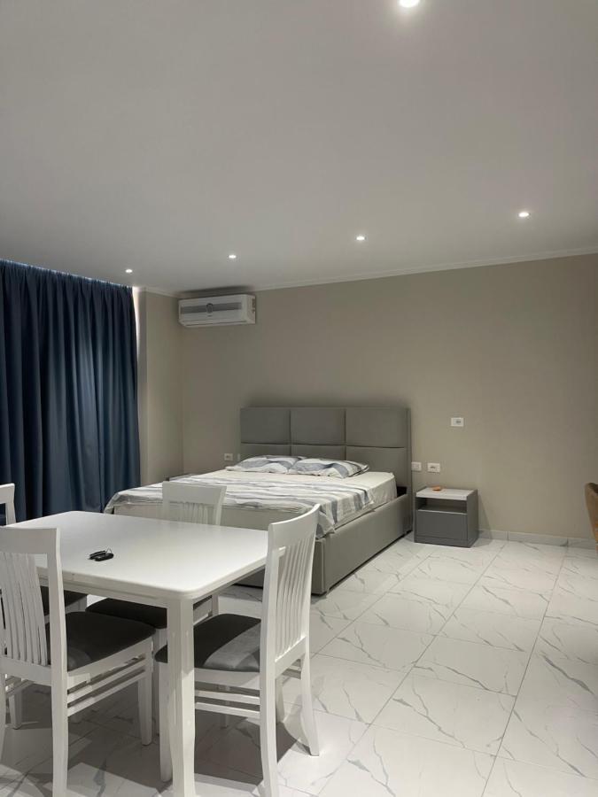 Modern Beachfront Apartments Sarandë Exteriér fotografie