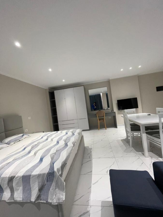 Modern Beachfront Apartments Sarandë Exteriér fotografie